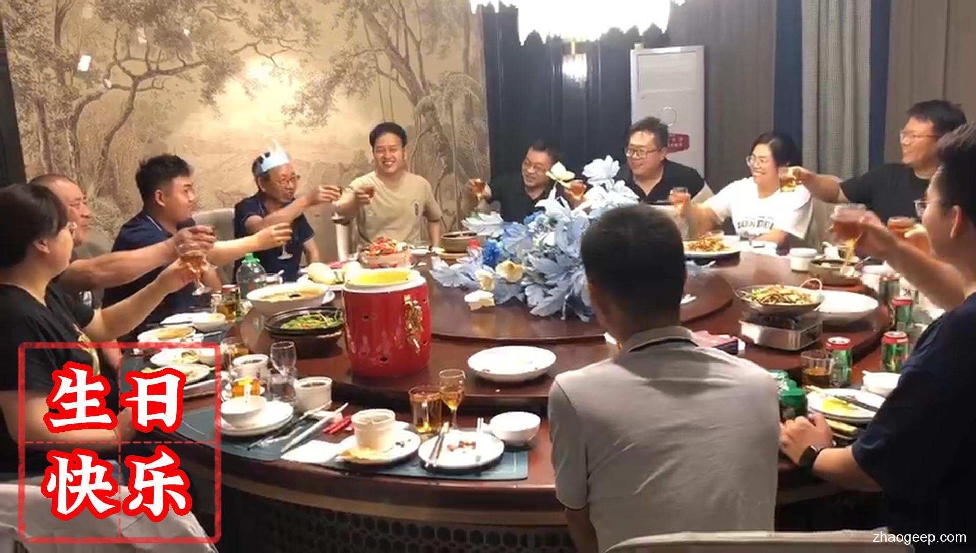 員工生日?qǐng)F(tuán)建 鑫兆豐全自動(dòng)液壓榨油機(jī)